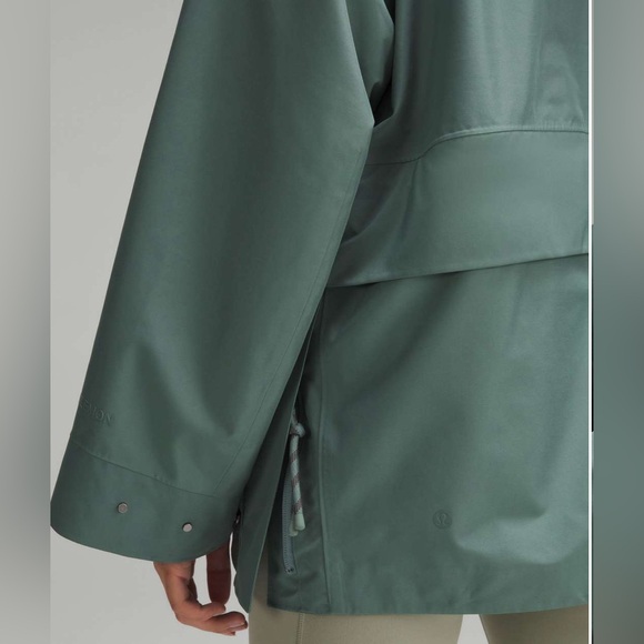 NWOT Lululemon Oversized Hooded Rain Jacket Medium Forest - Picture 3 of 10